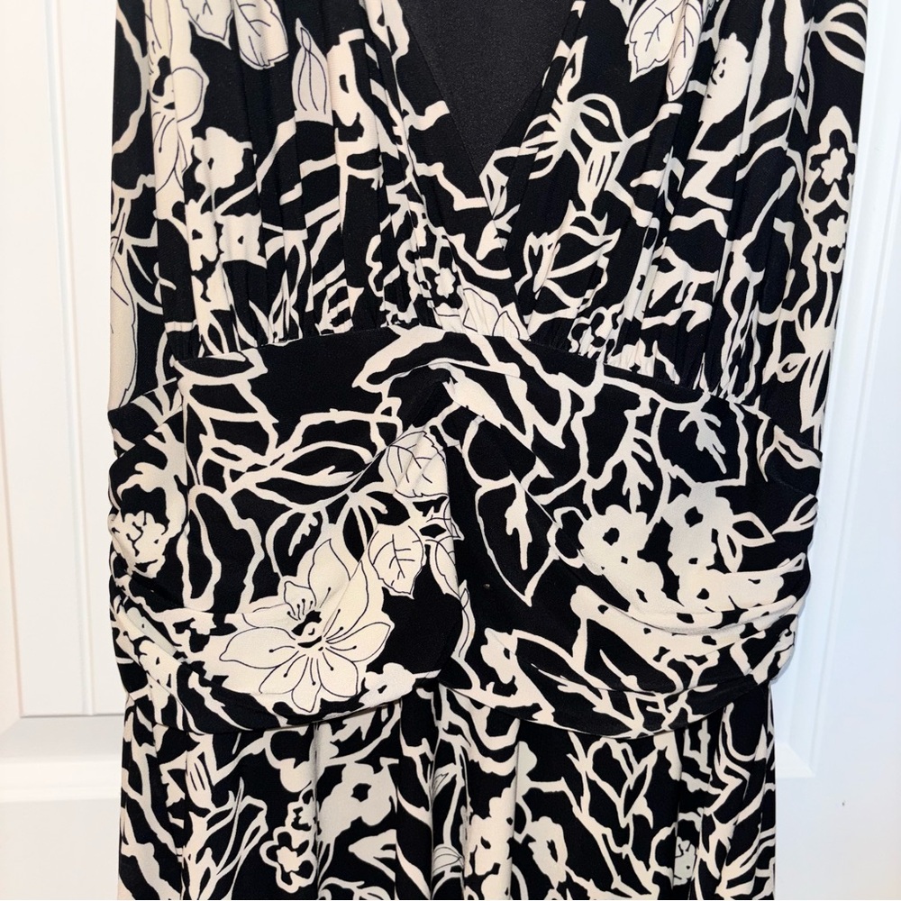 Evan Picone Black and White Floral Midi Dress - Picture 4 of 5